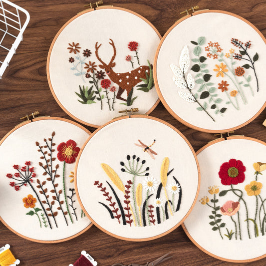 Simple Three-Dimensional Hand Embroidery With Elk Flowers