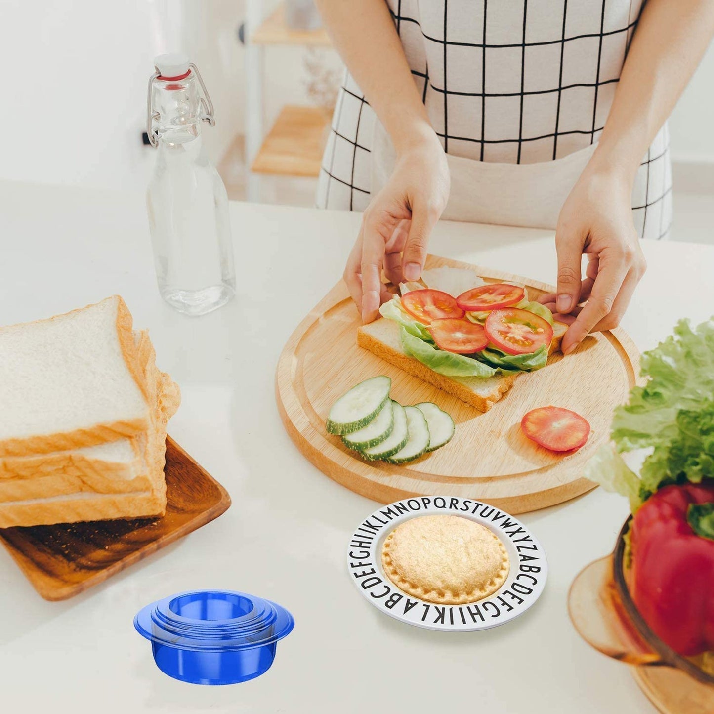 Diy Convenient Sandwich Cutter Decruster Breakfast Bread Toast Making Mold